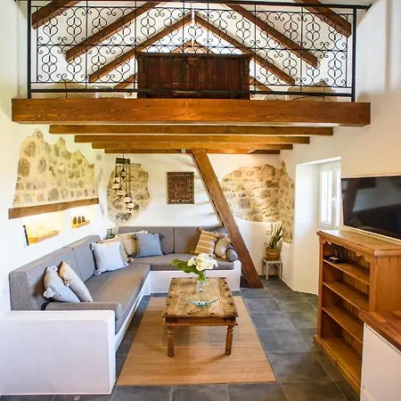 Cortijo Cabrerizas Holiday home *