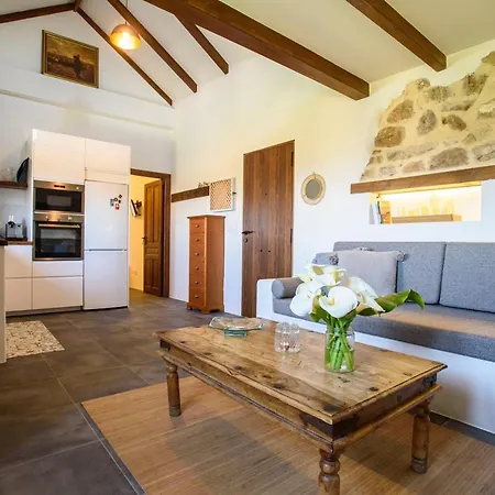 Cortijo Cabrerizas Holiday home *